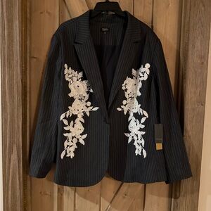 Maree Pour Toi Women's Gray
Pinstripe Blazer Floral
Embroidery Size 24 NWT